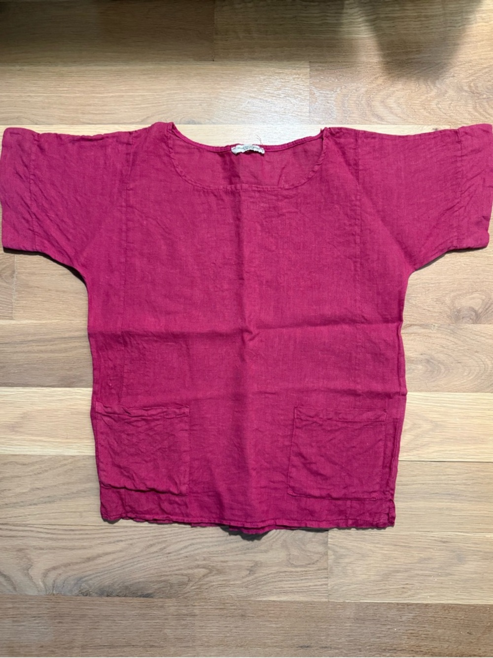 Francesca Bettini Women’s Short Sleeve Linen Tee in Deep Raspberry